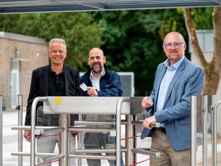 Neuer Eingangsbereich zum Freibad Homberg