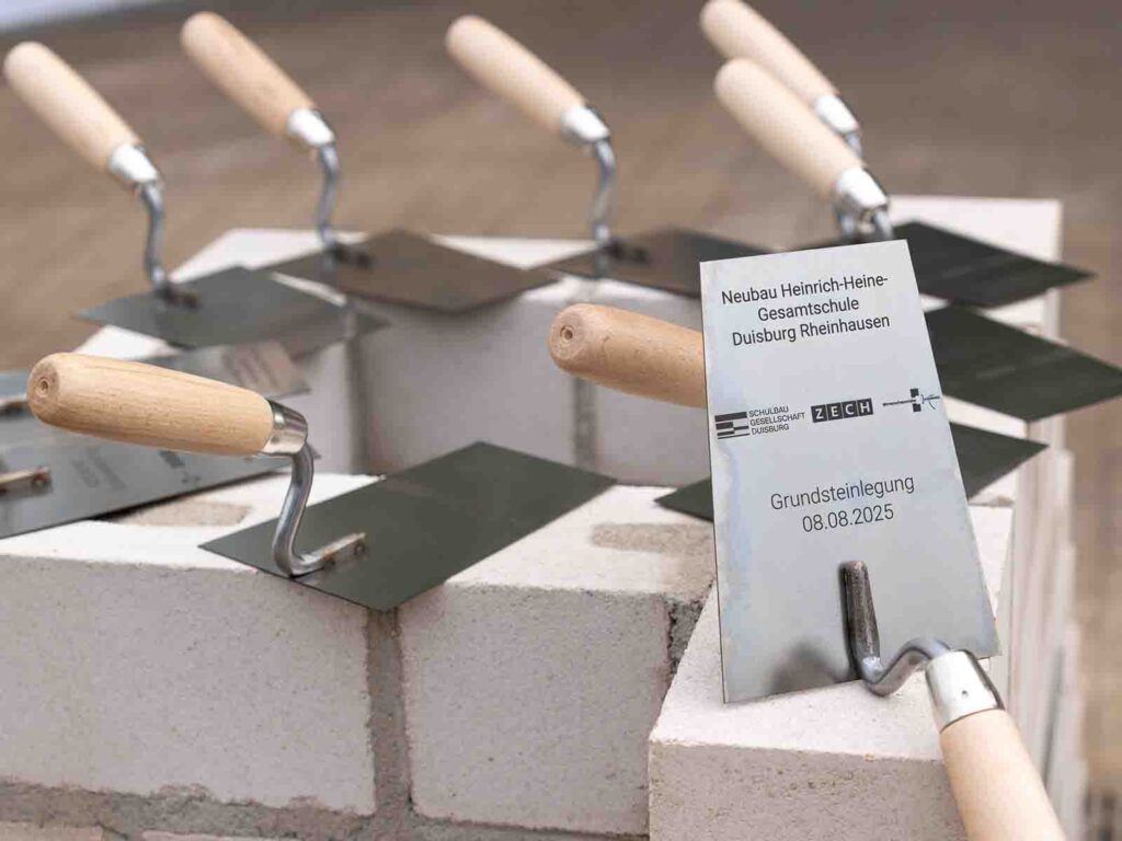 Maurerkelle mit Aufdruck zur Grundsteinlegung