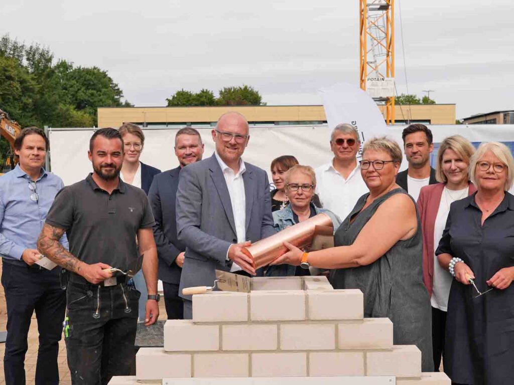Grundsteinlegung für den Erweiterungsneubau an der Heinrich-Heine-Gesamtschule