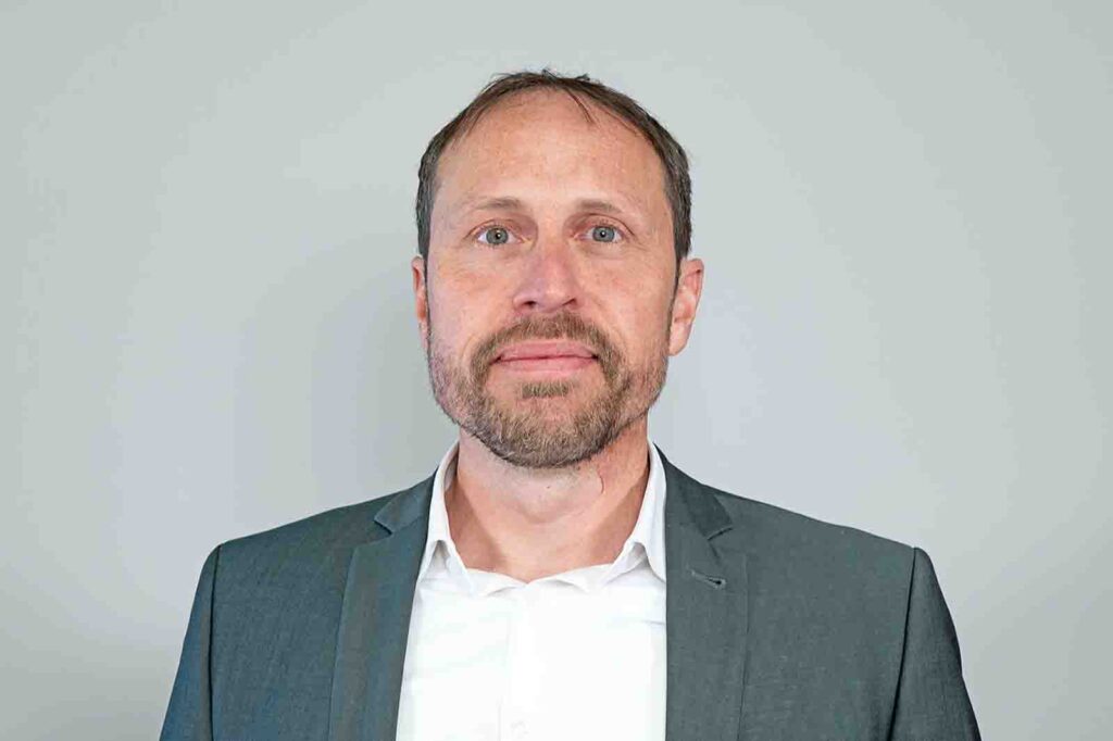 Stadt Duisburg stellt kommunale Wärmeplanung in der Volkshochschule Duisburg vor Kai Lipsius, Leiter der städtischen Stabsstelle Klimaschutz