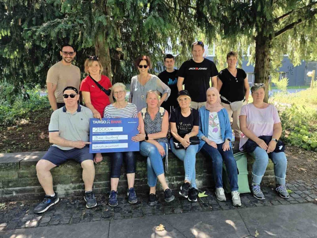 Social Day: Targobank Duisburg unterstützt erneut die Aktion „Bee Duisburg“ Social Day Targobank