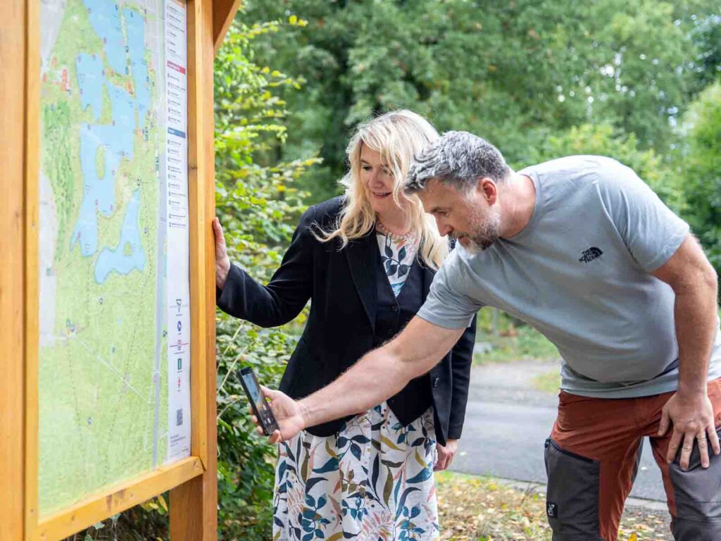 Drei attraktive Wanderrouten durch Duisburgs Seenlandschaft jetzt auch zum Download Vorstellung neuer digitaler Erlebniswanderrouten an der Sechs-Seen-Platte