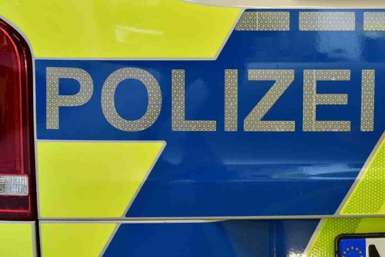 Polizei, Schriftzug