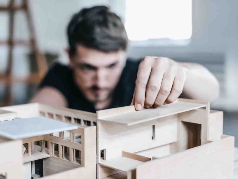 Planer am Modell