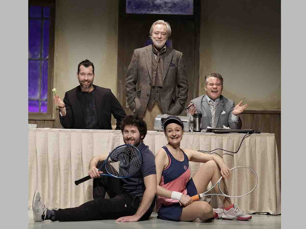 Schauspieler v.l.n.r. Hans Machowiak, Gerd Silberbauer, Daniel Pietzuch, unten Matthias Happach, Susanne Theil