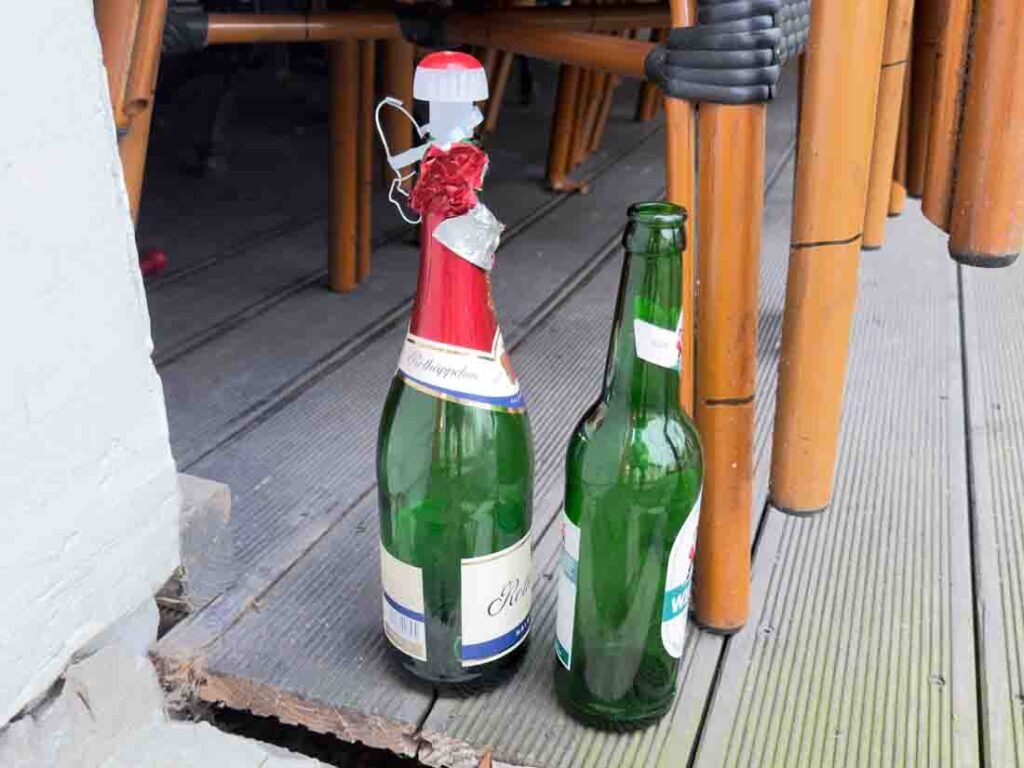 Glasverbot bei den Karnevalsumzügen in den Ortsteilen Wehofen und Serm Glasflaschen