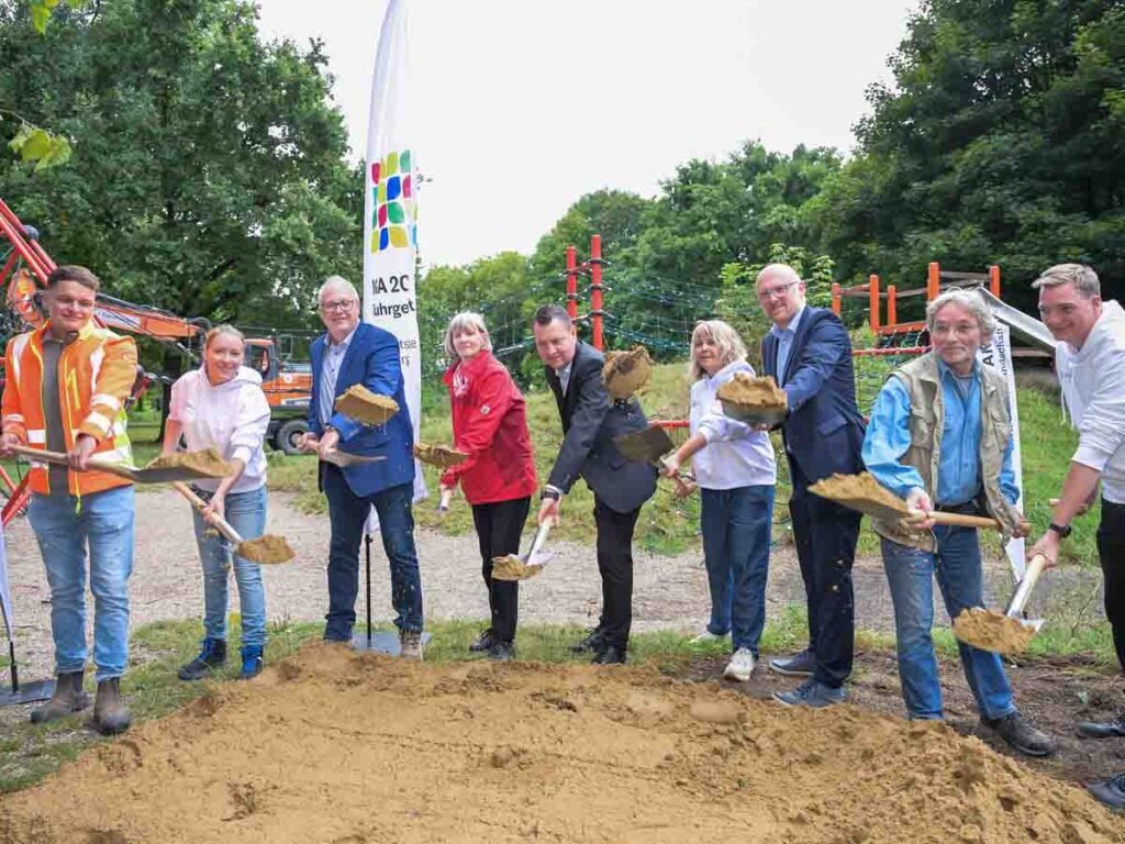 Spatenstich Grüner Ring Süd mit OB Sören Link, Simon Beck und dem IGA-Team.