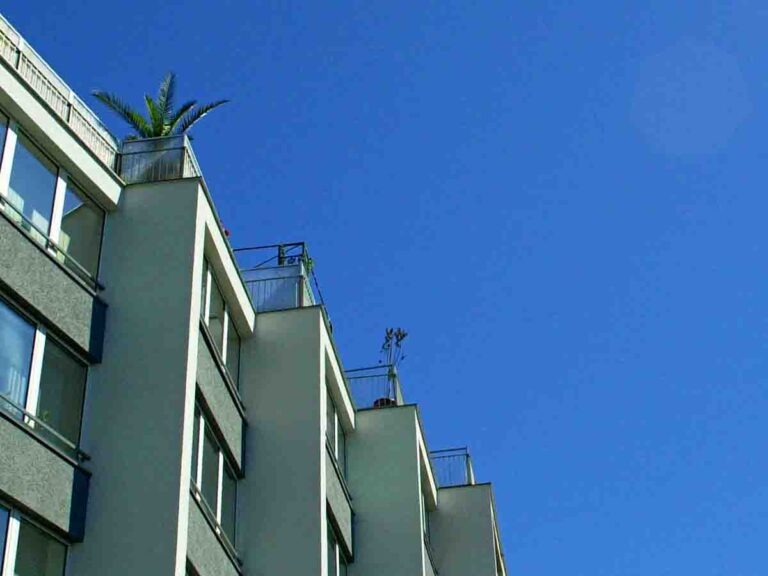 Ruhrgebiet punktet mit vergleichsweise günstigen Mieten Gebäude, Balkon, Palme