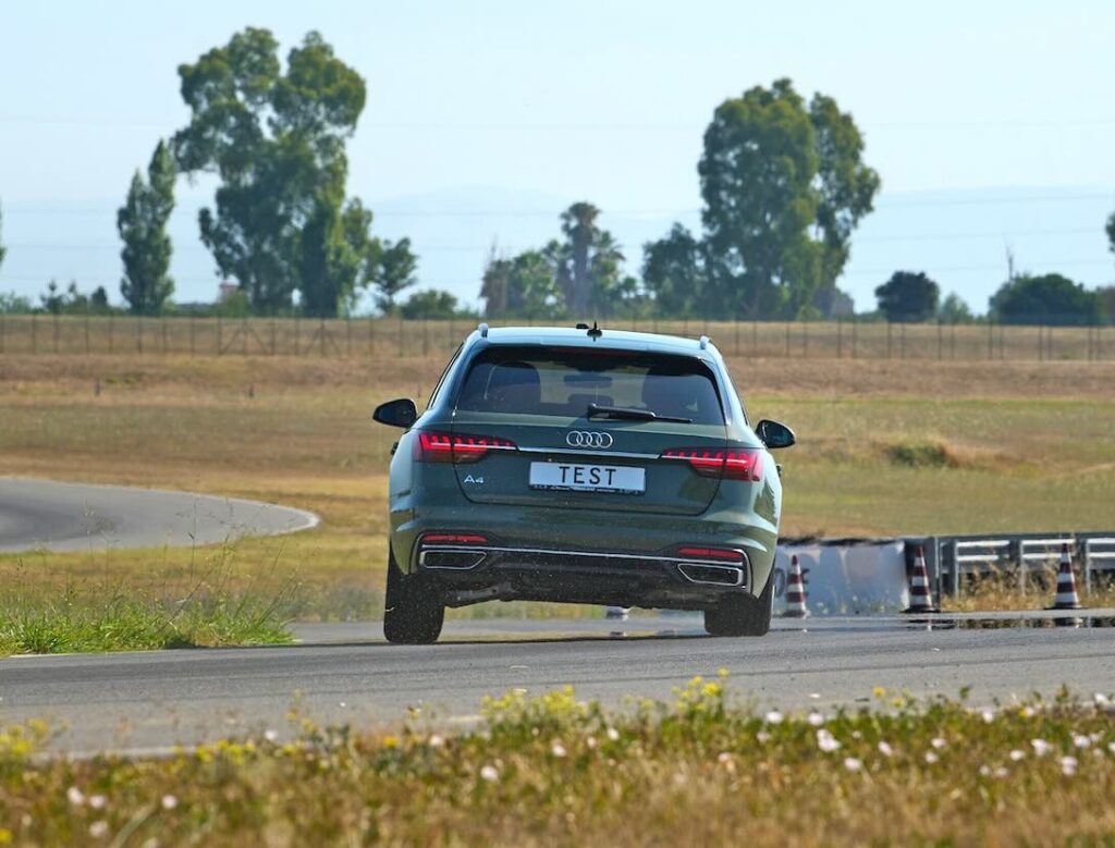 Im Sommerreifentest werden alle Kandidaten auf dem Handlingkurs an die Belastungsgrenze gebracht
