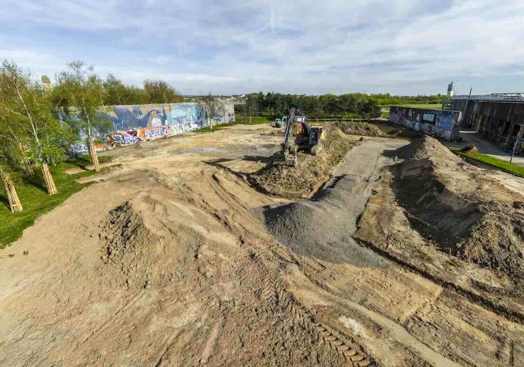 Baustelle der Skateranlage im Rheinpark