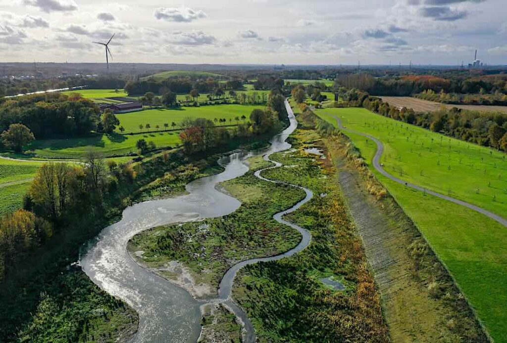 Mit den Emscher-Guides das blaugrüne Leben erkunden Drohnenaufnahme
