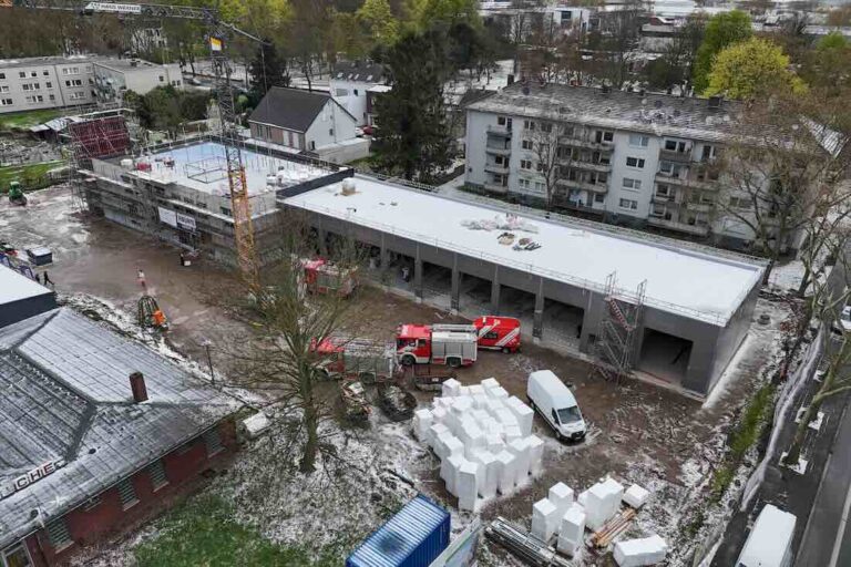 Richtfest für das neue Feuerwehrgerätehaus des Löschzugs 610 Drohnenflugaufnahme