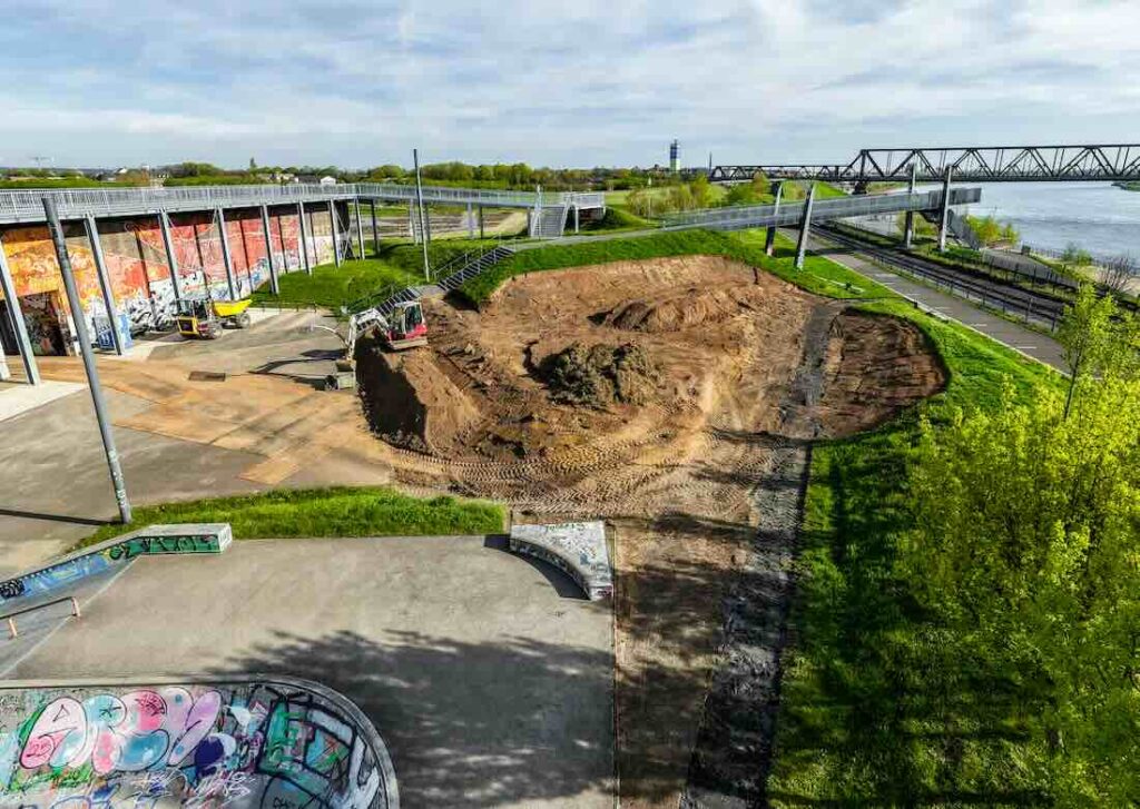 Baustelle der Skateranlage im Rheinpark