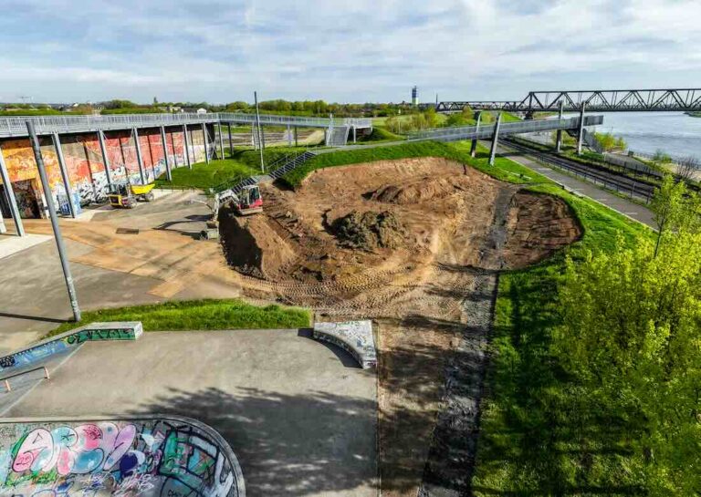 Baustelle der Skateranlage im Rheinpark