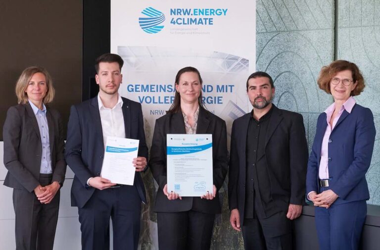 Kita in Rheinhausen als energieeffizientes Vorzeigeprojekt ausgezeichnet Gruppenbild