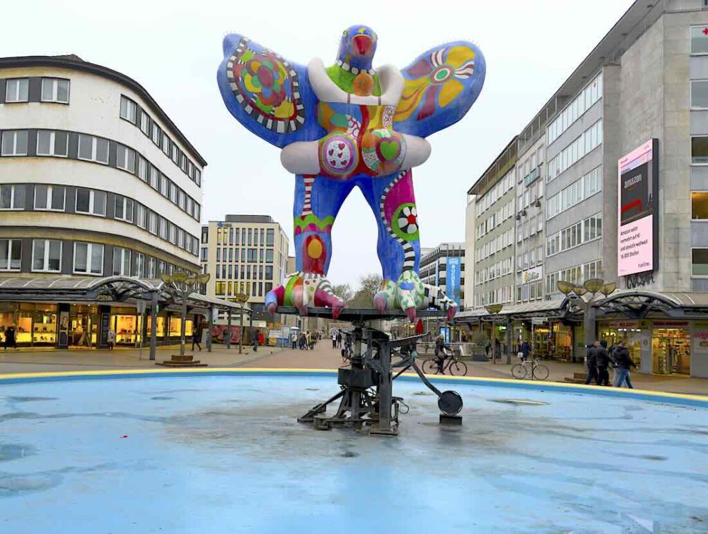 DEIN DUISBURG IM MAI Brunnenskulptur