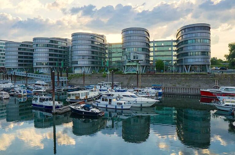 Innenhafen mit Marina