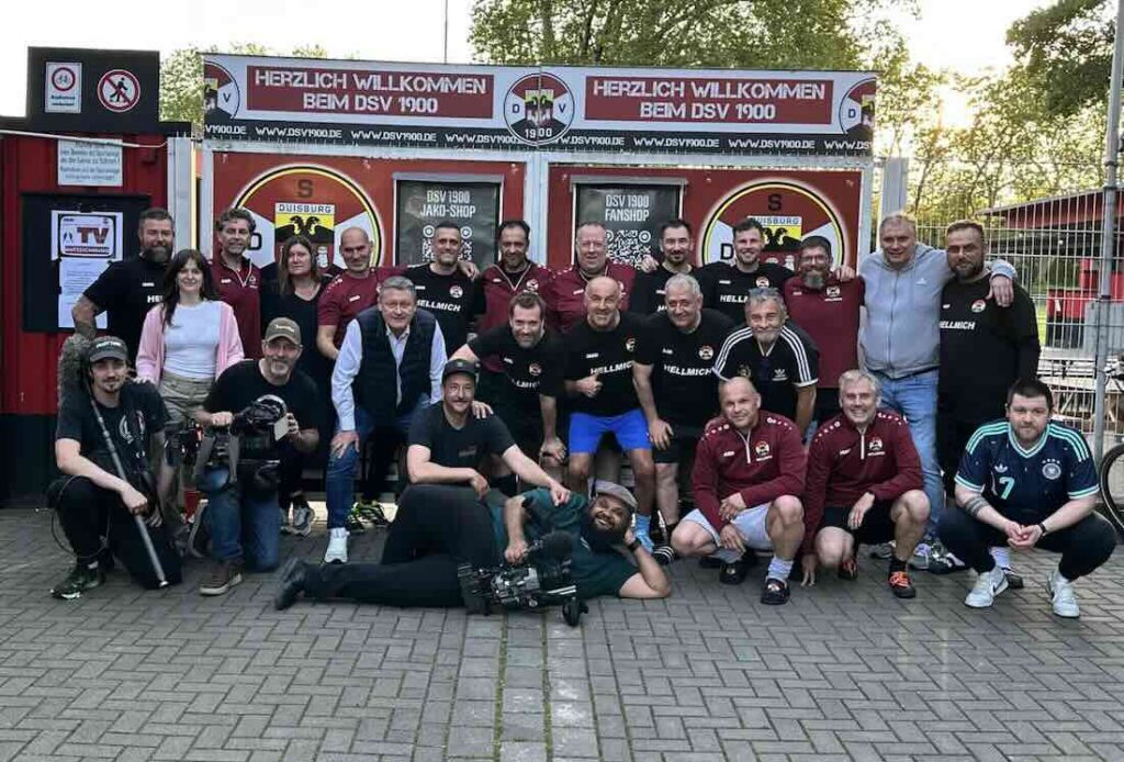 Aßmann mittendrin – Fußballverein DSV 1900 e.V. Gruppenbild