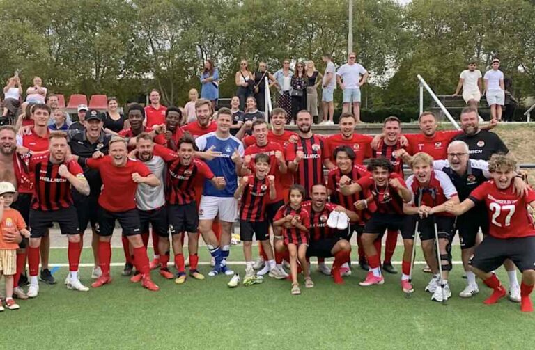 DSV 1900 siegt souverän beim Ligaauftakt Gruppenbild