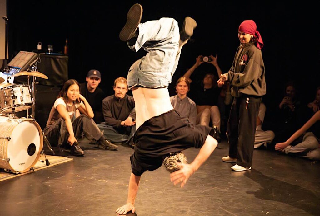 Breakdancer