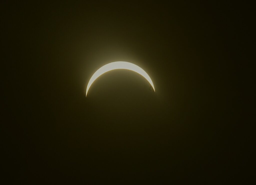 Partielle Sonnenfinsternis (90% Verdunklung)