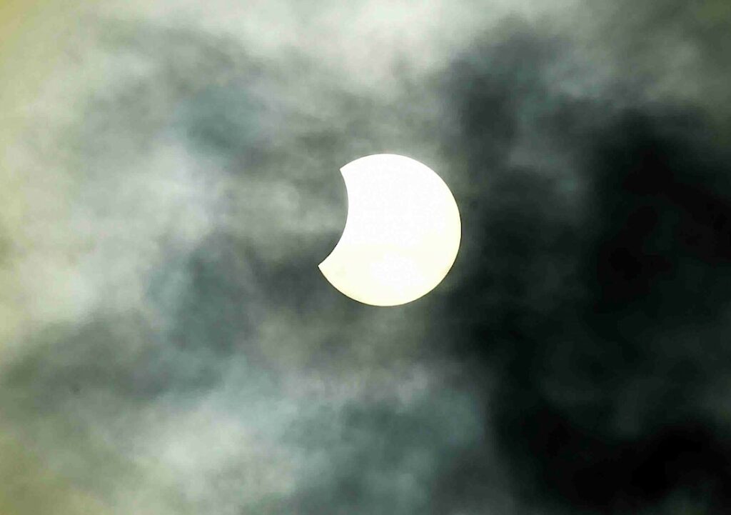 2022: Partielle Sonnenfinsternis war in NRW zu sehen Partielle Sonnenfinsternis