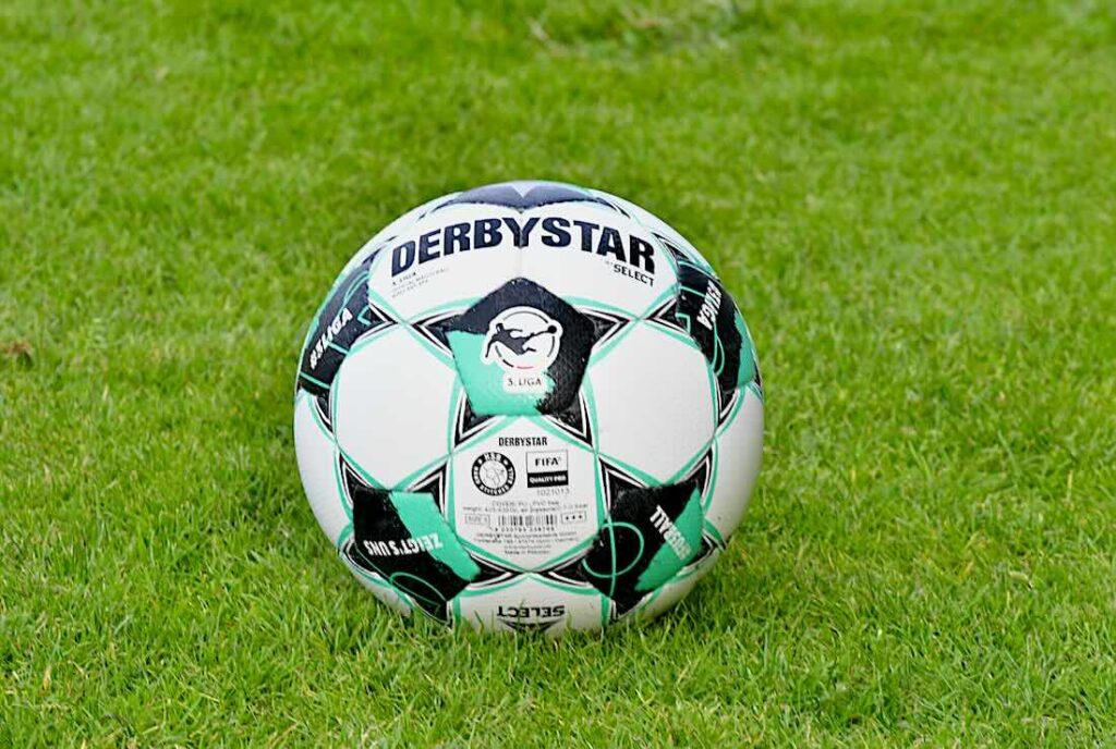 Aktuelle Tabelle der 3.Liga – Saison 2026/27 DERBYSTAR-Spielball der 3.Liga 2026/27