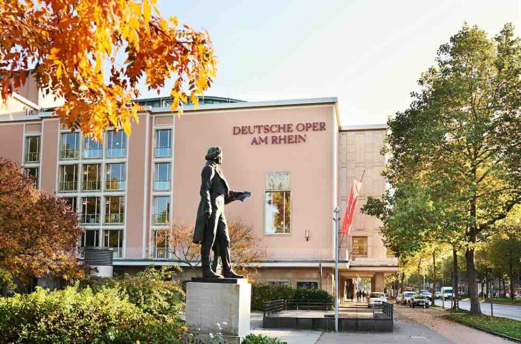 Opernhaus
