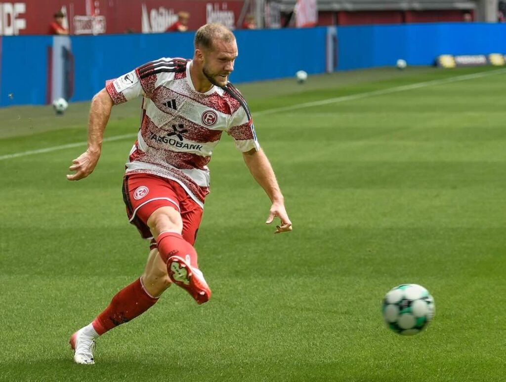 Dämpfer im Derby – Zebras wackeln, aber die Konkurrenz patzt mit Spielszene
