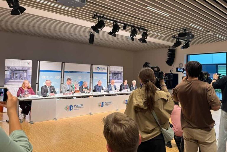 Duisburger Staatsanwaltschaft, Polizeipräsidium und Landesamt informieren zur Bekämpfung der Finanzkriminalität NRW Pressekonferenz