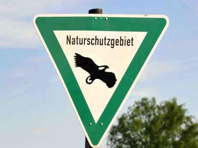 © MMB/Below  |  Naturschutzgebiet / Hinweisschild